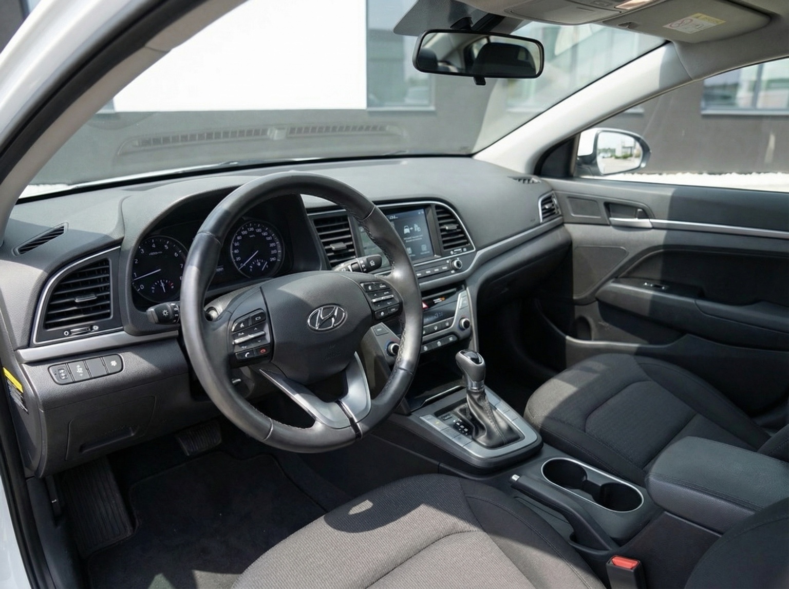 Hyundai Elantra – 4